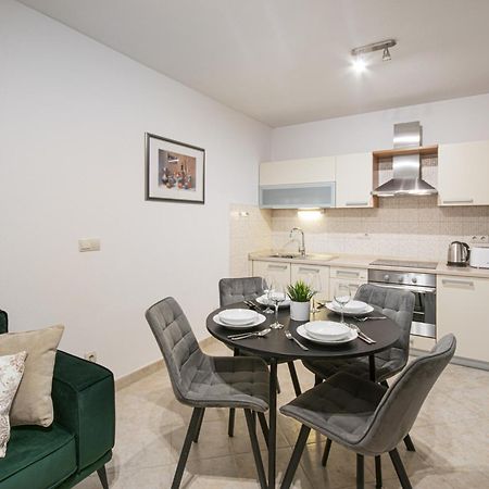 Apartments Klement ברלה מראה חיצוני תמונה