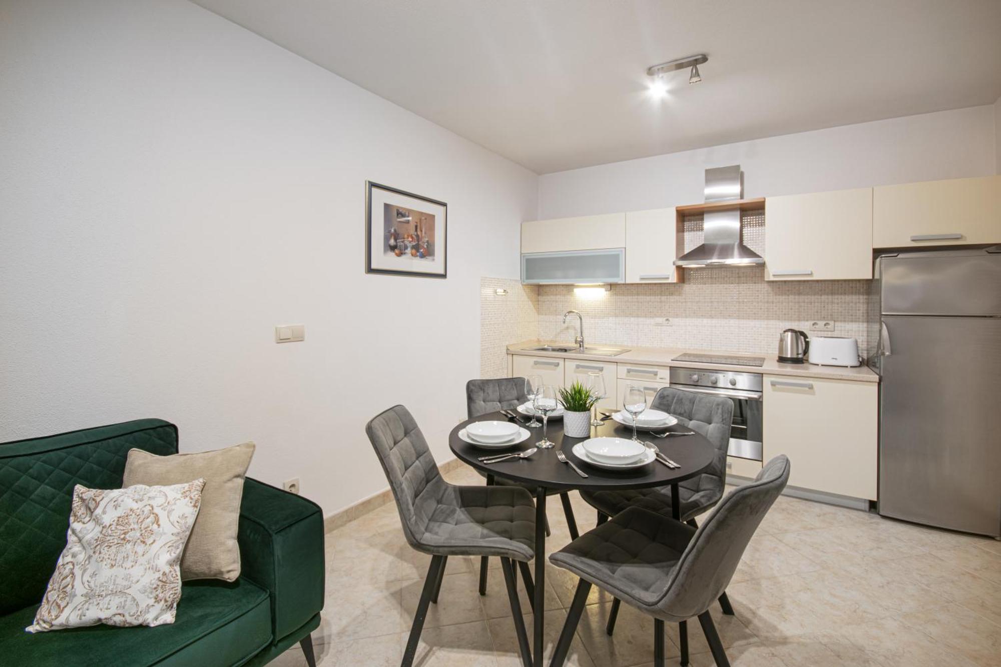 Apartments Klement ברלה מראה חיצוני תמונה